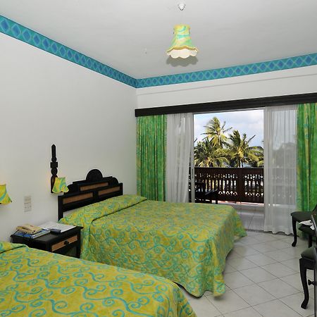 Bamburi Beach Hotel Exteriör bild