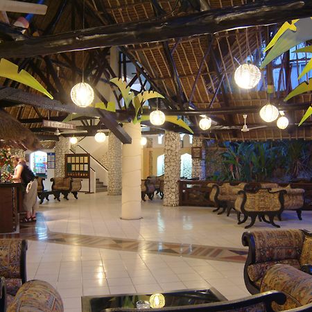 Bamburi Beach Hotel Exteriör bild