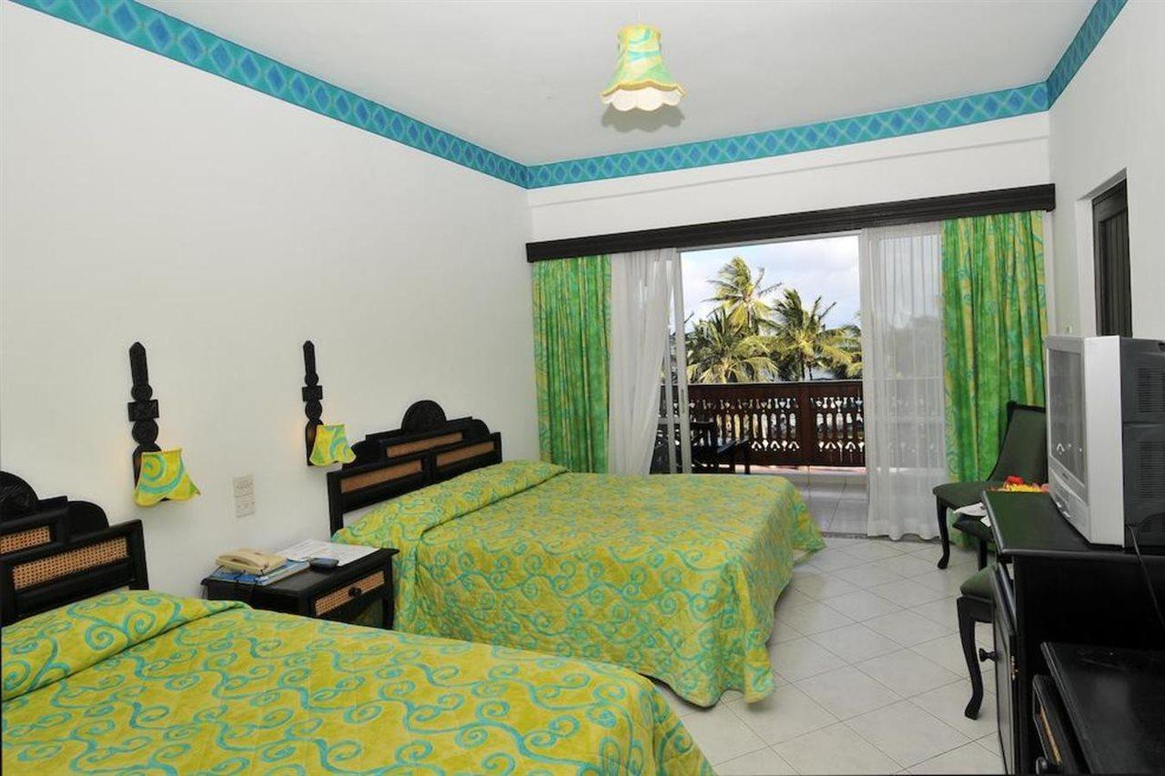 Bamburi Beach Hotel Exteriör bild