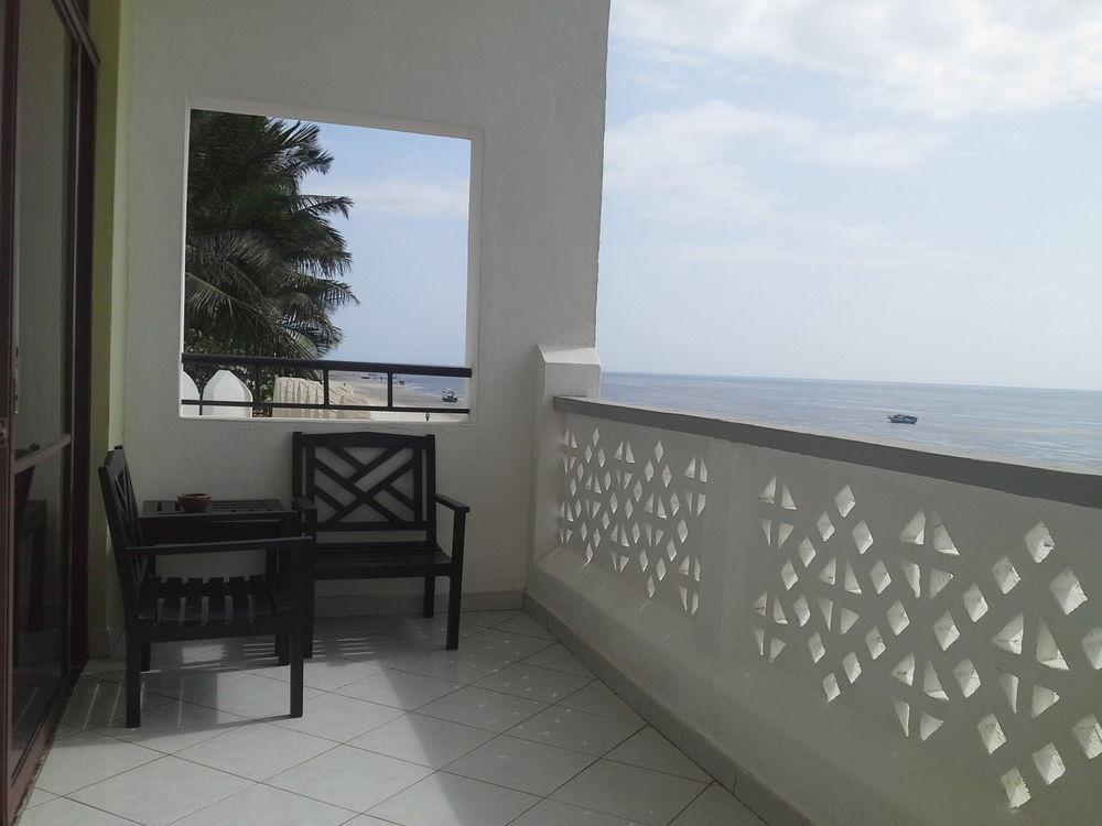 Bamburi Beach Hotel Exteriör bild