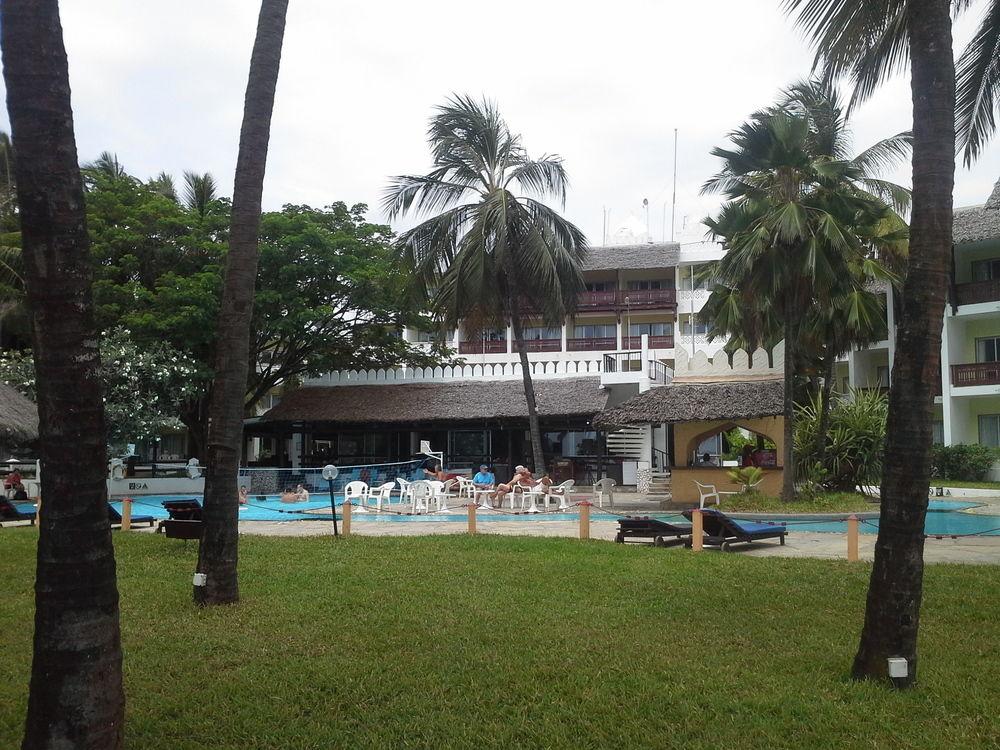 Bamburi Beach Hotel Exteriör bild
