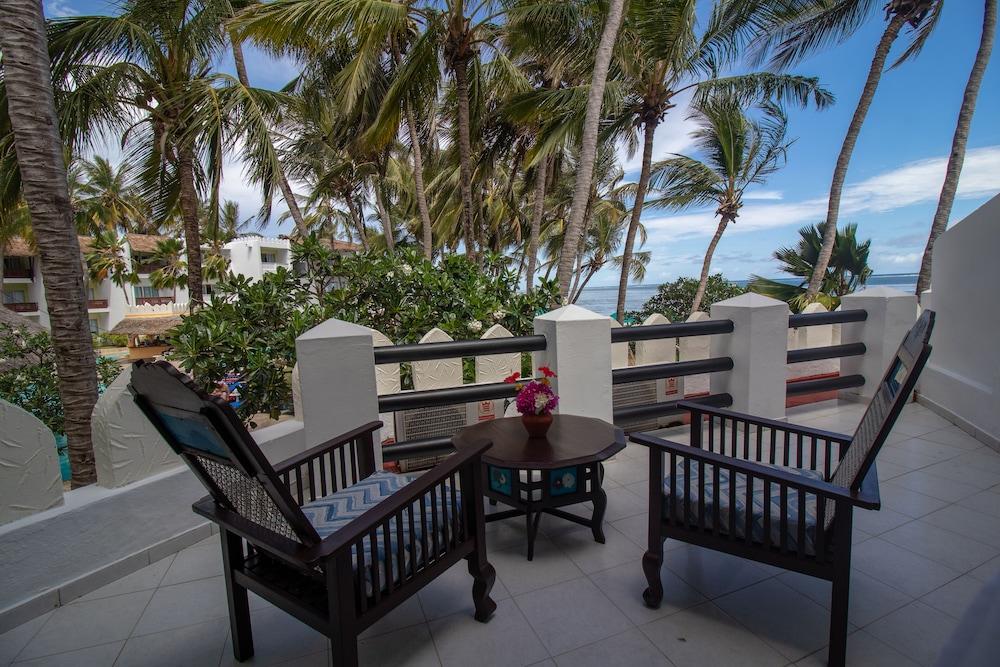 Bamburi Beach Hotel Exteriör bild